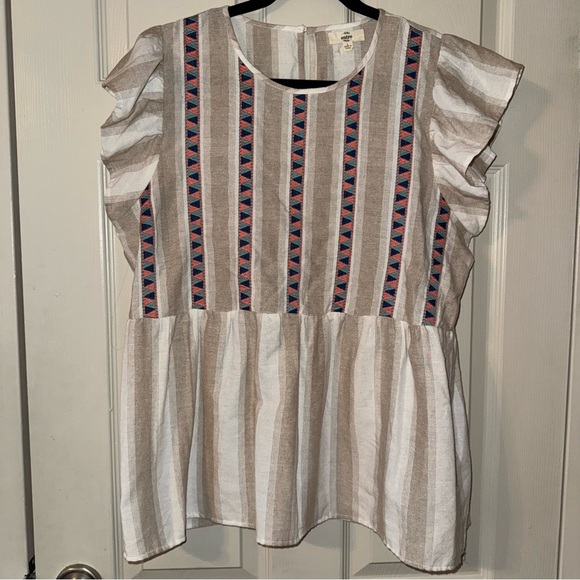 Entro Beige and White Striped Blouse with Geometric Accents - Picture 2 of 5